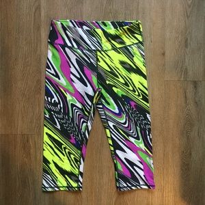 Fabletics Salar Bold Print Capri Leggings